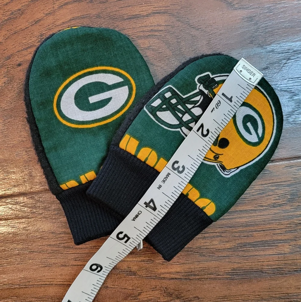 Green Bay Packers NFL Football Baby Fleece Fabric Mittens